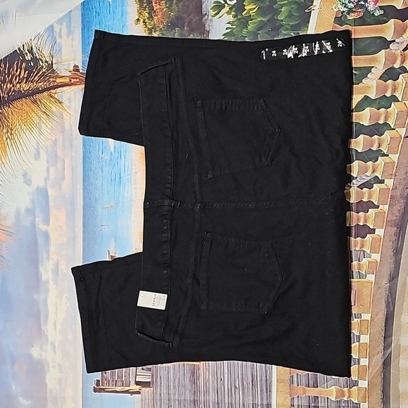 Torrid Crop High Waist Jeans Size 24 NWT - Picture 7 of 7